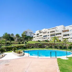 Cyv W A Pool Close To The Benalmádena
