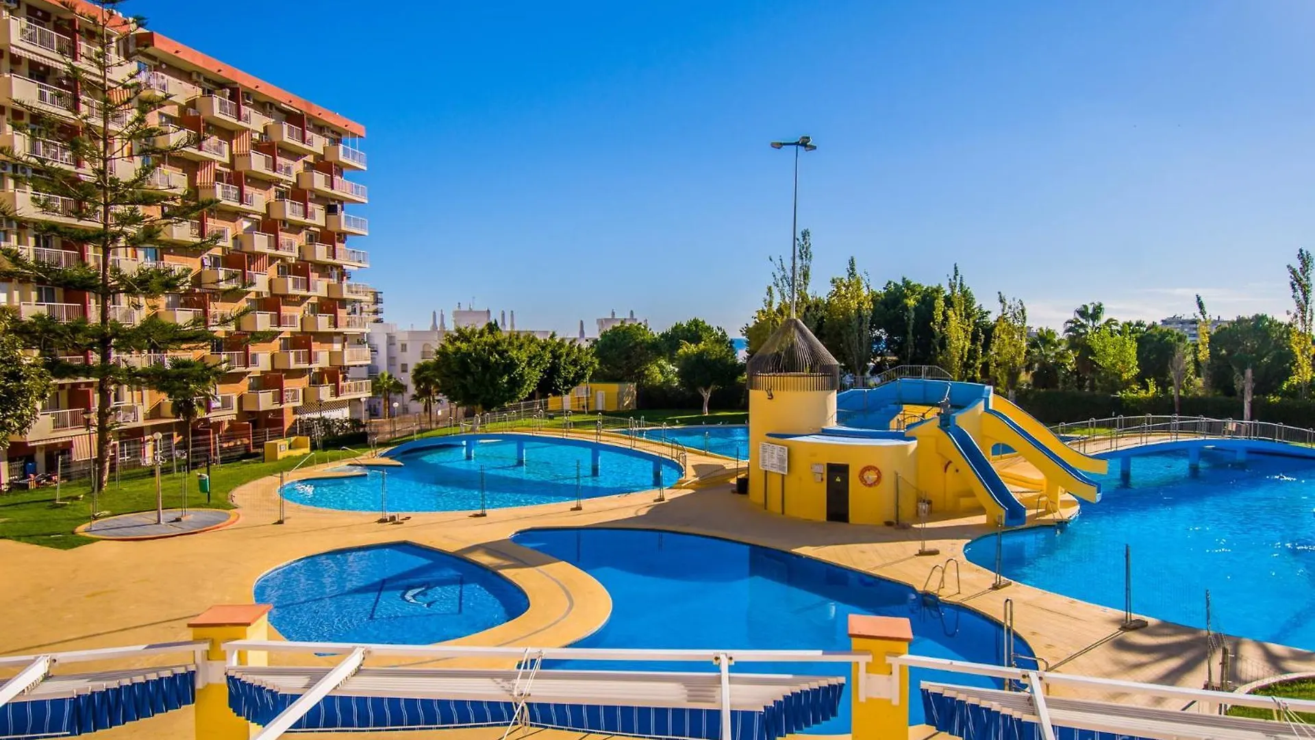 135 Jupiter Apartamentos Estudio - Piscina - Playa A 600 Metros Benalmadena