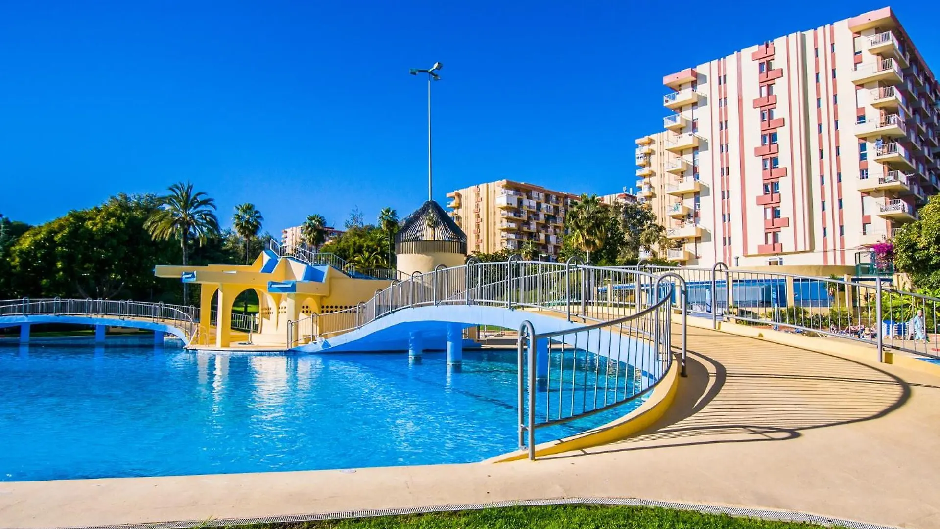 135 Jupiter Apartamentos Estudio - Piscina - Playa A 600 Metros Benalmadena Spain